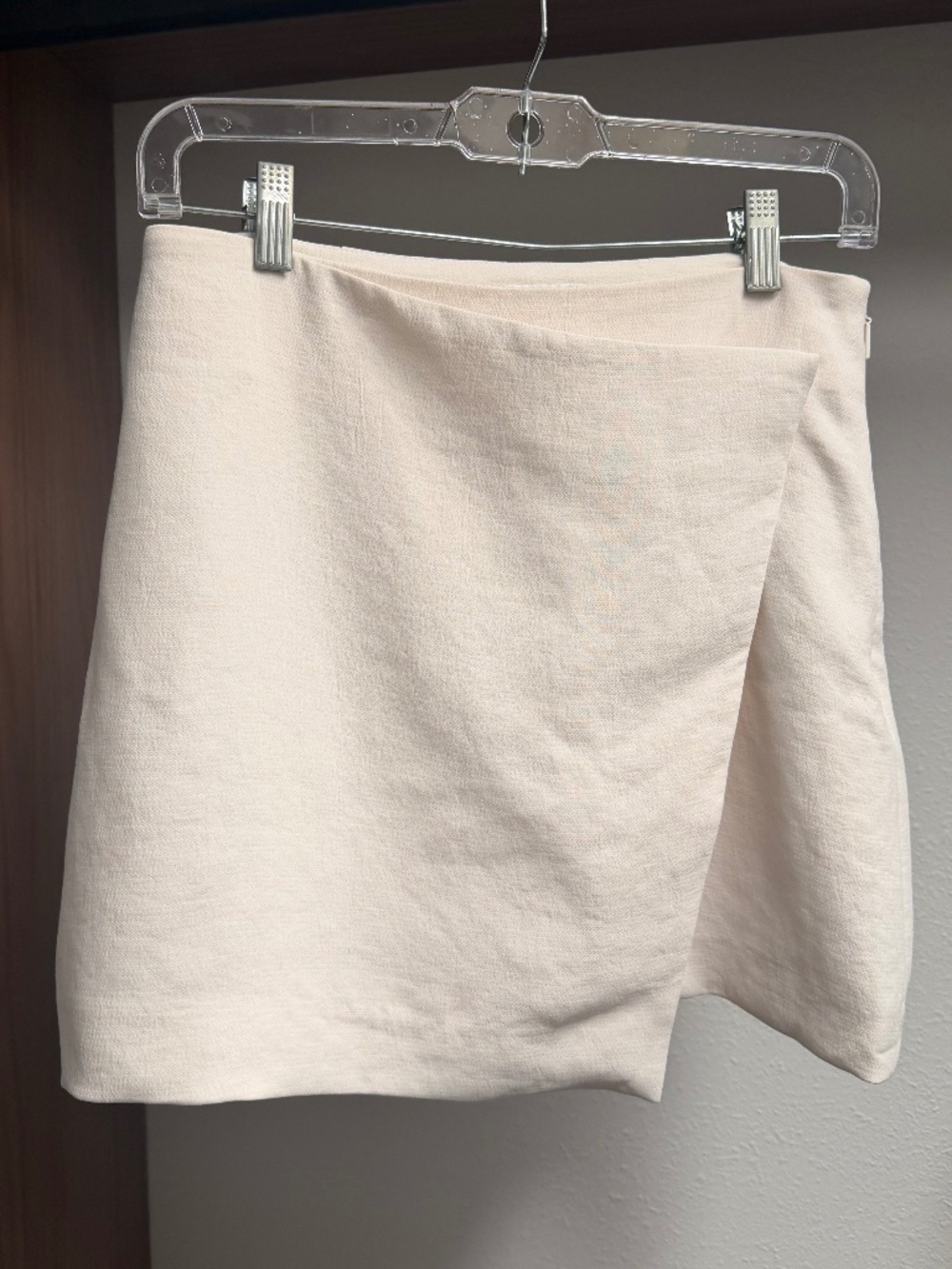 Aritzia Wilfred mini skirt size 4